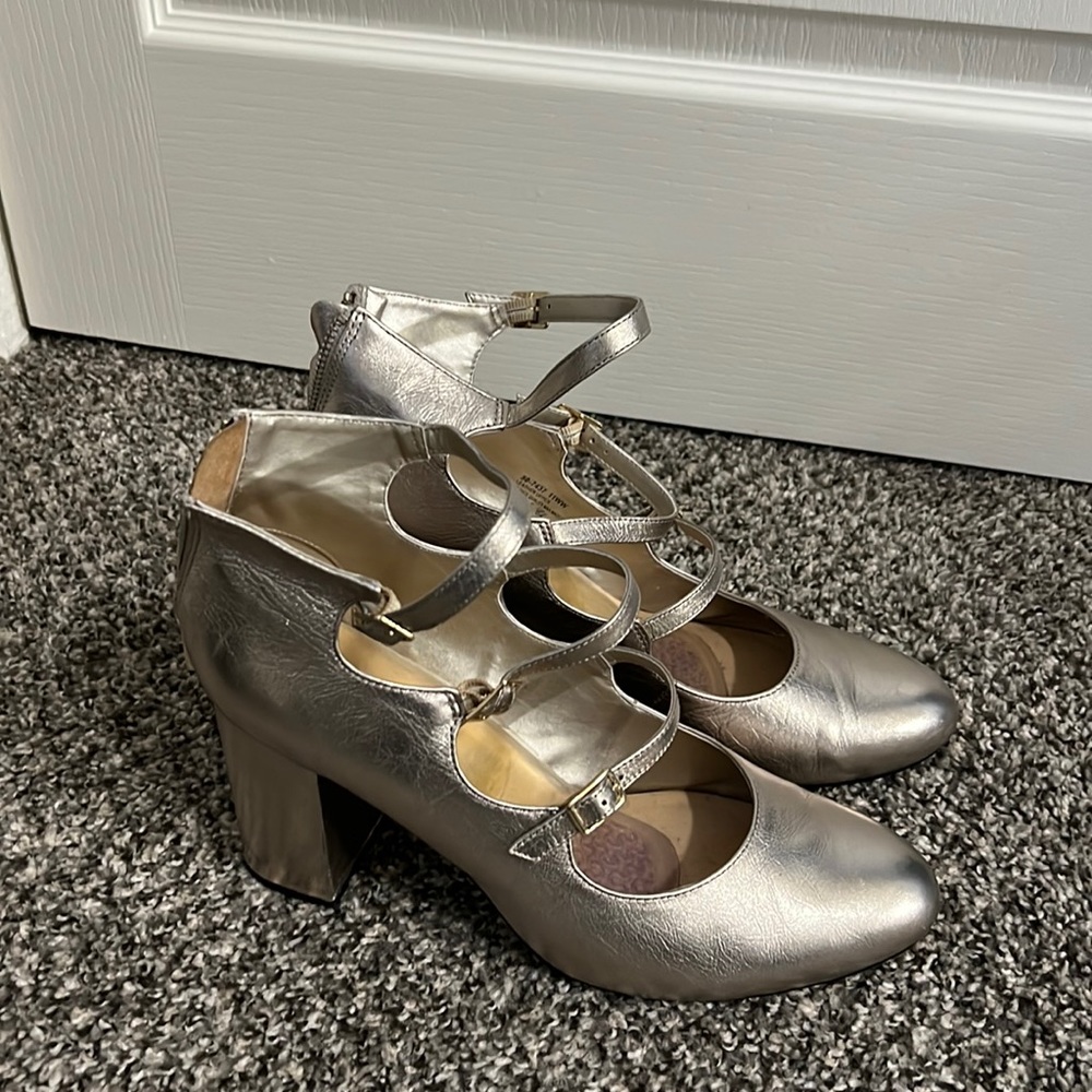 Cute gold heels